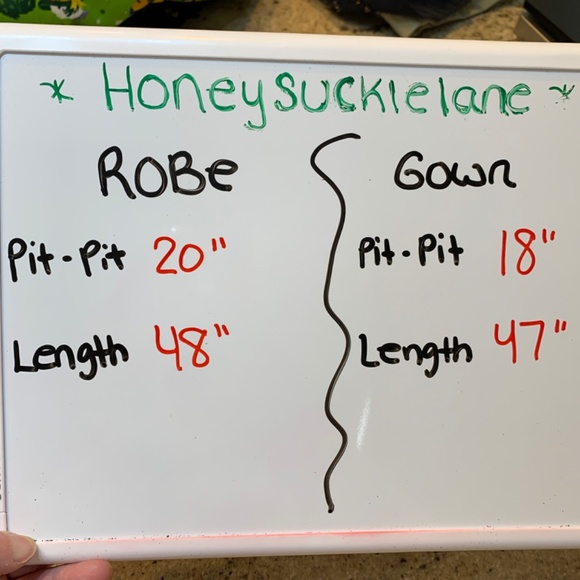 Adonna Peignoir Long Robe & Gown Set Womens Size Small Red Satin Roses Floral - Picture 15 of 15